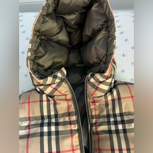 🔴 SOLD 🔴 Kids Burberry Puffer Jacket - Picture 6 of 13